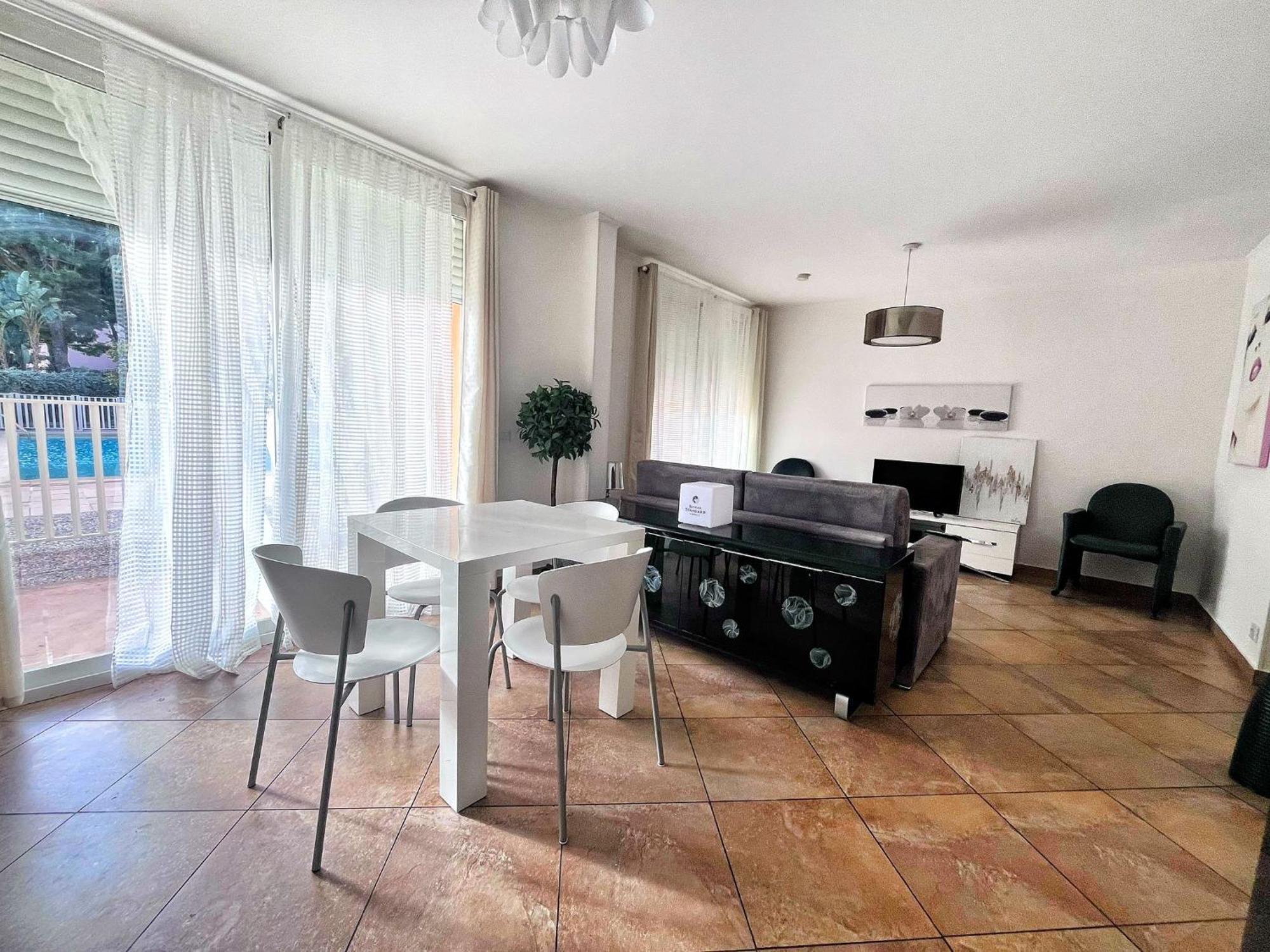 Direct Monaco 2 Pieces Devant Piscine Beausoleil Kültér fotó